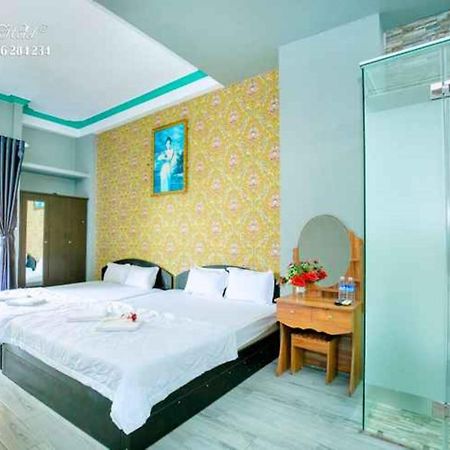 Yen Vy Hotel Куи Нхон Екстериор снимка