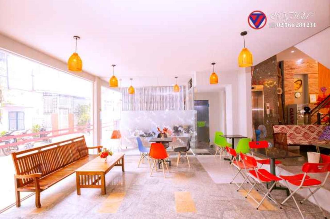 Yen Vy Hotel Куи Нхон Екстериор снимка