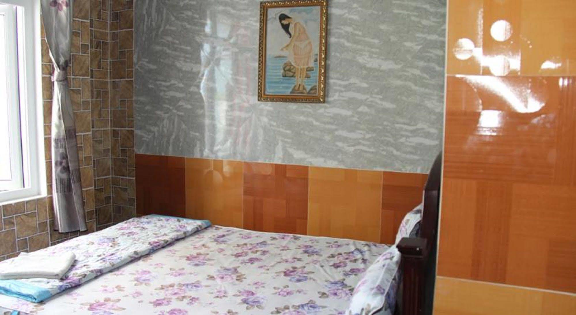 Yen Vy Hotel Куи Нхон Екстериор снимка