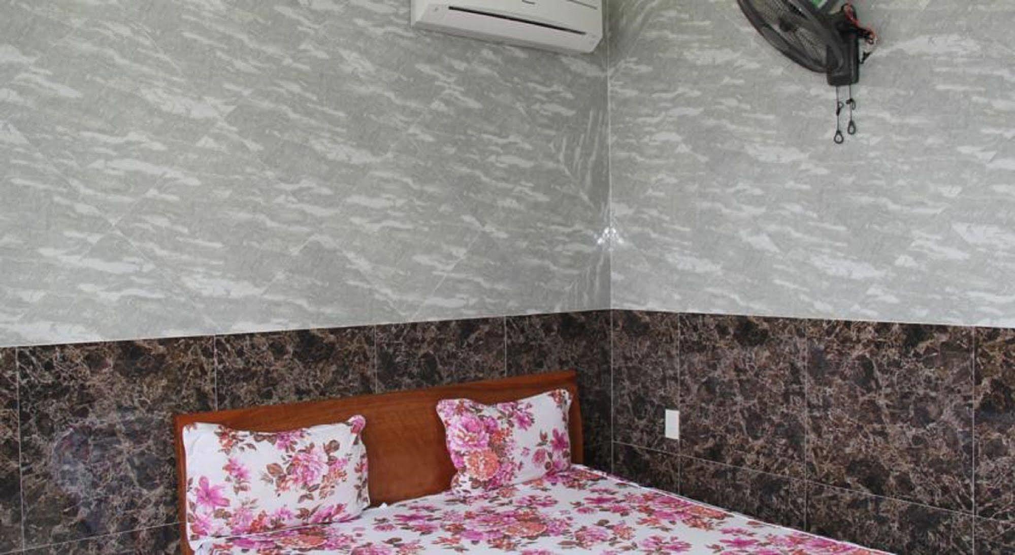 Yen Vy Hotel Куи Нхон Екстериор снимка